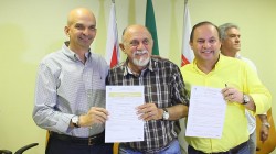 Governador do Pará entrega licença de instalação para SINOBRAS Fase II